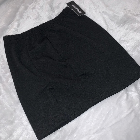 NWT Prettylittlething Black Slit Mini Skirt - Picture 2 of 2